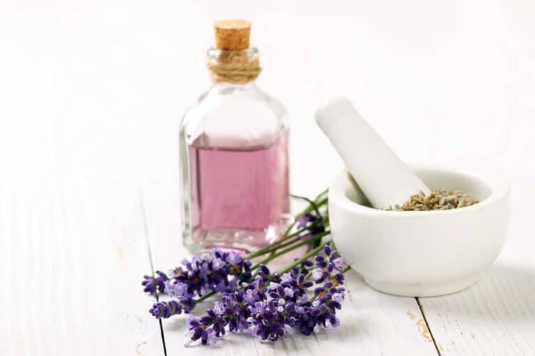 Using Essential Oils for Insomnia Using Essential Oils for Insomnia